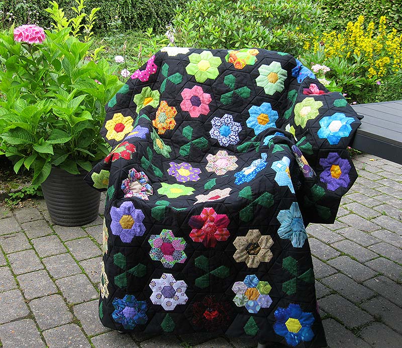 hexagon flowers quilt færdig 2